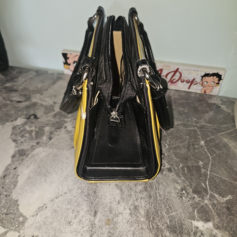 ​Miche Classic Base Bag with 3 Interchangeable Shell Covers